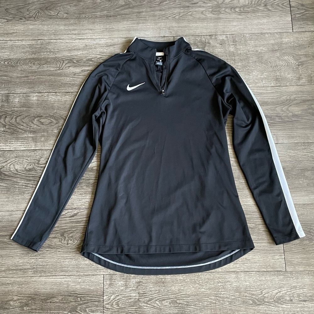 NIKE DRI-FIT | Black | Long sleeve | Half zip | Medium